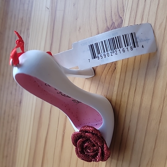 Hallmark unboxed high heeled shoe ornament - Picture 3 of 4